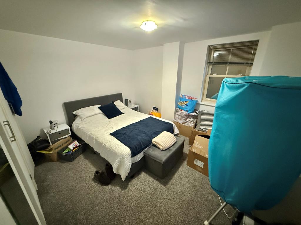 Lot: 93 - GROUND FLOOR TWO-BEDROOM FLAT WITH PATIO - Bedroom one